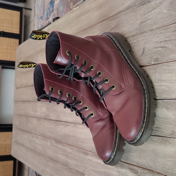 Dr. Martens 1460 Women's Smooth Leather Lace Up Boots In Cherry Red Woman's 9 - Picture 7 of 15